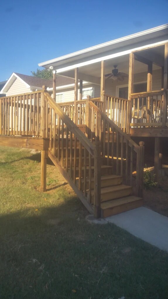 Cedar deck w/ glass rail — Sequoyah Hills